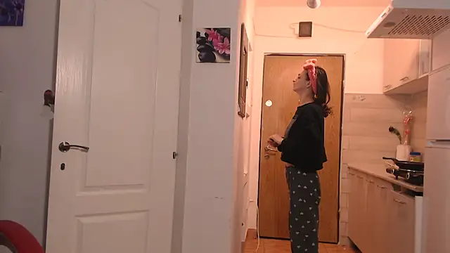 simyhvn online show from February 2026 05:41:01 AM