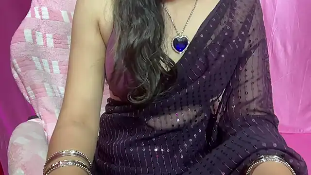 Snapshot of Queen_Angelena chatting on January 2025 07:01:02 PM Queen Angelena online show from January 2025 07:01:02 PM