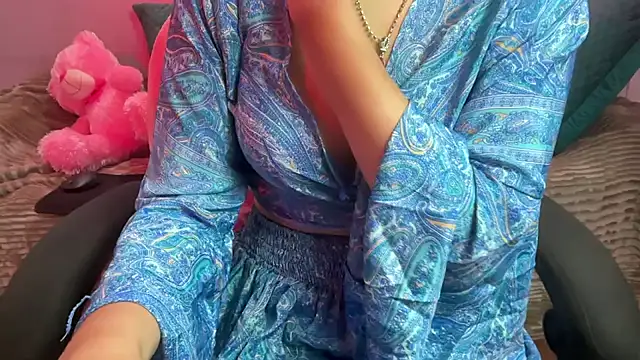 Queen Angelena online show from May 2026 12:59:01 AM