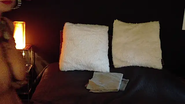 milfettefab online show from November 2025 05:18:01 PM