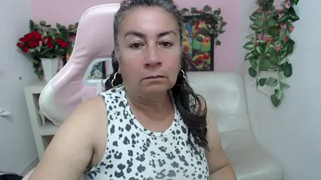 Snapshot of stepmother_105 chatting on September 2025 05:36:02 PM stepmother 105 online show from September 2025 05:36:02 PM