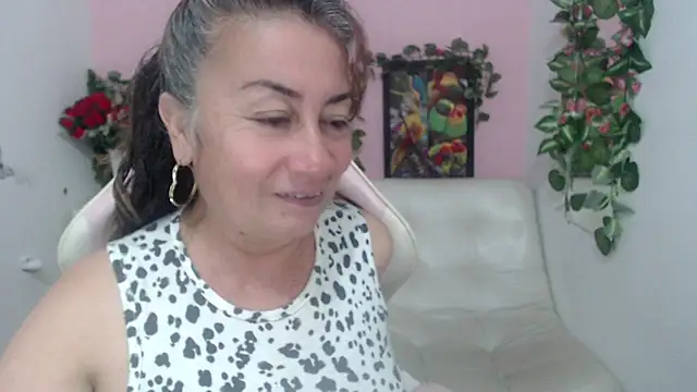 Snapshot of stepmother_105 chatting on September 2025 04:55:02 PM stepmother 105 online show from September 2025 04:55:02 PM