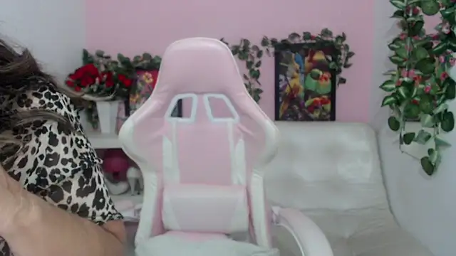 Snapshot of stepmother_105 chatting on September 2025 07:52:01 PM stepmother 105 online show from September 2025 07:52:01 PM