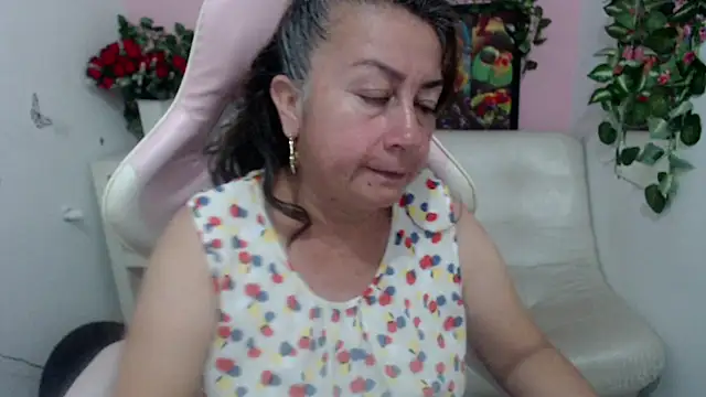 Snapshot of stepmother_105 chatting on September 2025 07:52:01 PM stepmother 105 online show from September 2025 07:52:01 PM