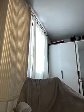 xlovelygirlx online show from October 2025 05:00:01 PM