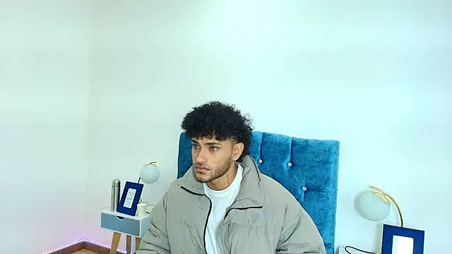 Alessandro Vanni online show from December 2024 11:49:01 AM