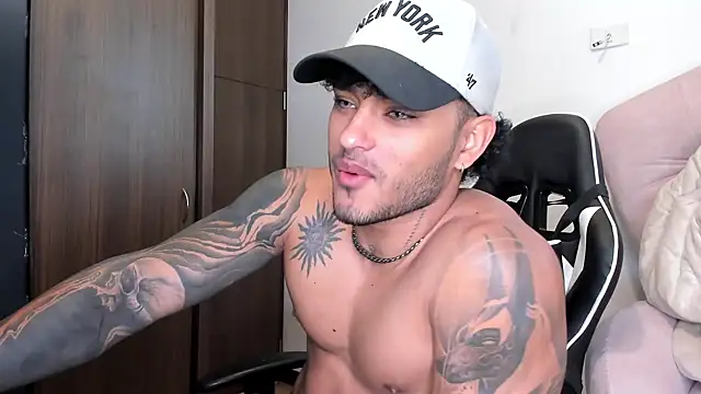 Alessandro Vanni online show from December 2024 01:07:02 PM