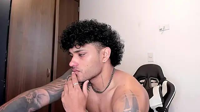 Alessandro Vanni online show from December 2024 12:55:02 PM