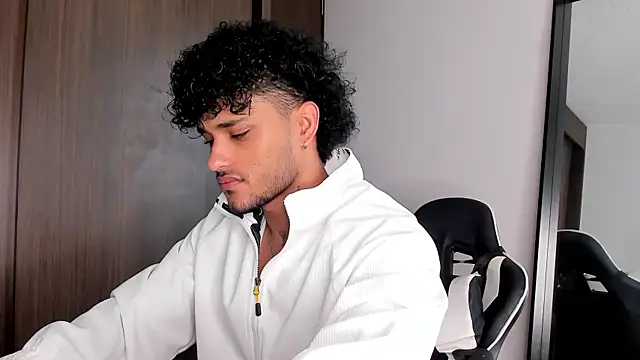 Alessandro Vanni online show from January 2025 12:46:02 PM