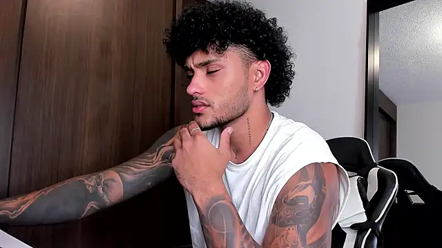 Alessandro Vanni online show from January 2025 12:24:01 AM