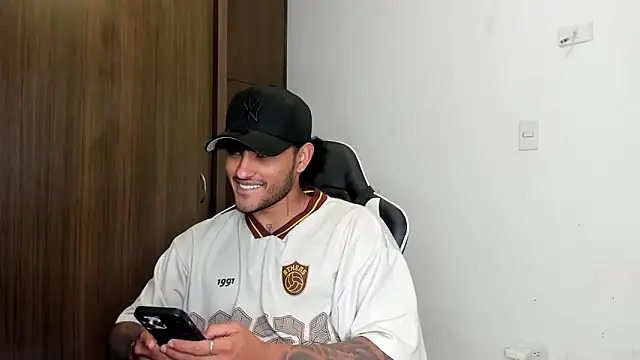 Alessandro Vanni online show from January 2025 01:28:02 AM