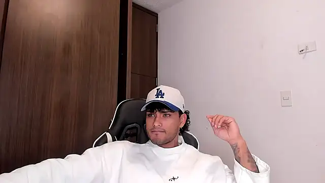 Alessandro Vanni online show from January 2025 12:20:02 PM