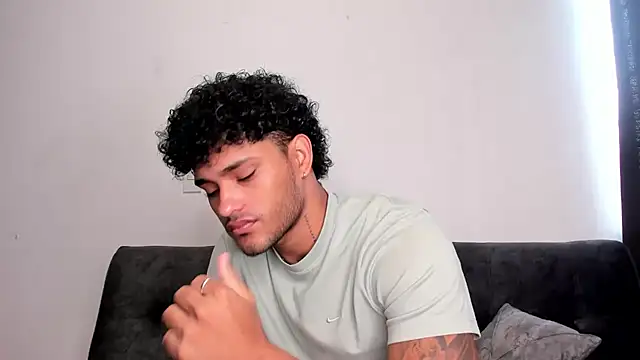 Alessandro Vanni online show from February 2025 12:39:01 PM