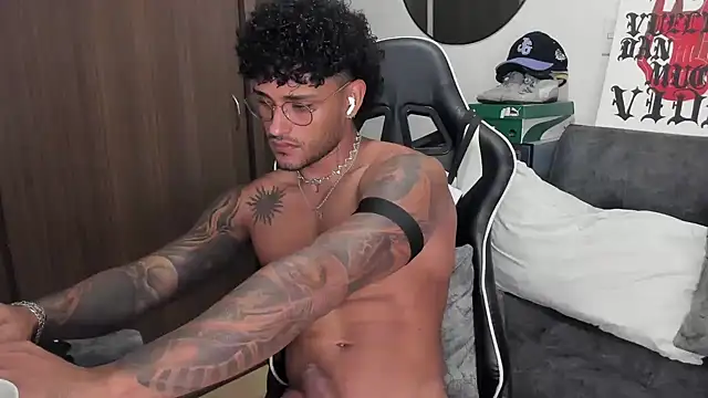 Alessandro Vanni online show from October 2025 01:56:01 AM