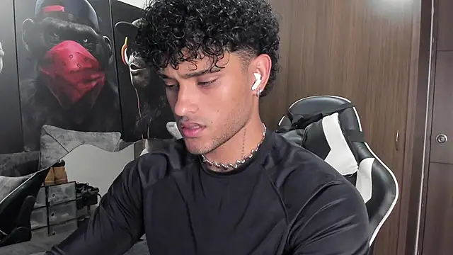 Alessandro Vanni online show from November 2025 11:27:01 PM