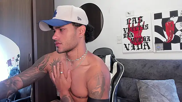 Alessandro Vanni online show from February 2026 03:01:01 PM