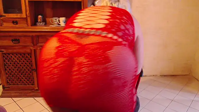 MISS LINDAH online show from April 2026 05:32:01 AM