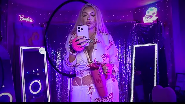 Snapshot of bimbotwerkqueen chatting on December 2024 05:03:01 AM bimbotwerkqueen online show from December 2024 05:03:01 AM