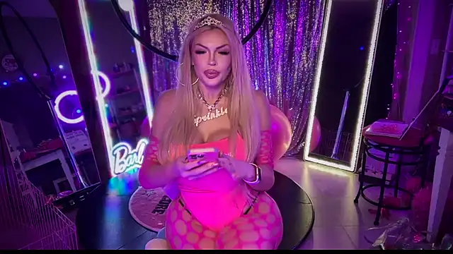 Snapshot of bimbotwerkqueen chatting on January 2025 06:15:02 AM bimbotwerkqueen online show from January 2025 06:15:02 AM