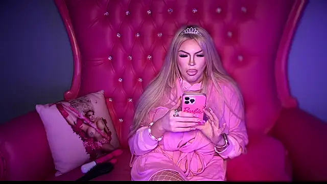 Snapshot of bimbotwerkqueen chatting on January 2025 01:33:01 AM bimbotwerkqueen online show from January 2025 01:33:01 AM