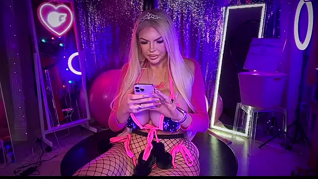 Snapshot of bimbotwerkqueen chatting on February 2025 02:15:01 AM bimbotwerkqueen online show from February 2025 02:15:01 AM