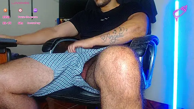 Snapshot of --mAk-- chatting on February 2025 01:44:01 AM --mAk-- online show from February 2025 01:44:01 AM