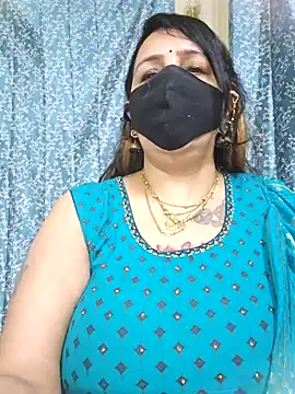Snapshot of cute-tanvi chatting on January 2025 04:48:02 AM cute-tanvi online show from January 2025 04:48:02 AM