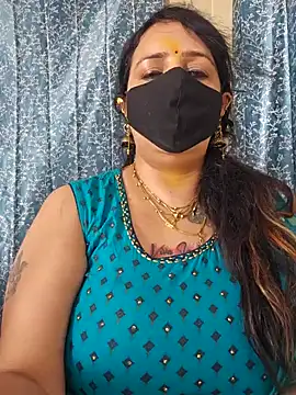 Snapshot of cute-tanvi chatting on January 2025 05:05:01 AM cute-tanvi online show from January 2025 05:05:01 AM