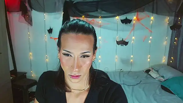 Kenisha Sweet online show from October 2025 03:25:01 AM