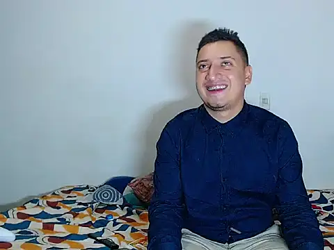 Snapshot of ares_sexxx chatting on December 2024 08:47:02 PM ares sexxx online show from December 2024 08:47:02 PM