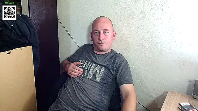 Snapshot of Johan___Barker chatting on December 2024 07:00:01 PM Johan Barker online show from December 2024 07:00:01 PM