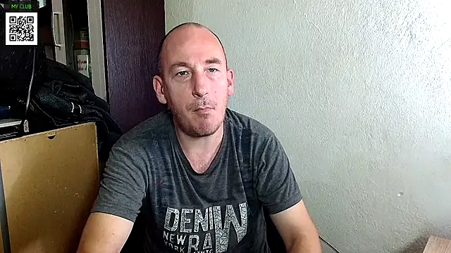 Snapshot of Johan___Barker chatting on December 2024 07:39:02 PM Johan Barker online show from December 2024 07:39:02 PM