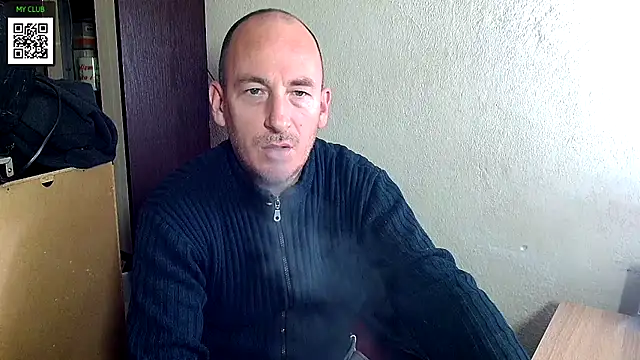 Snapshot of Johan___Barker chatting on December 2024 04:17:01 PM Johan Barker online show from December 2024 04:17:01 PM