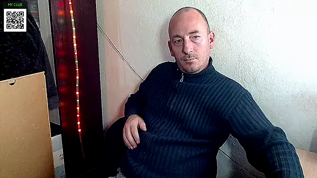 Snapshot of Johan___Barker chatting on December 2024 01:35:01 PM Johan Barker online show from December 2024 01:35:01 PM
