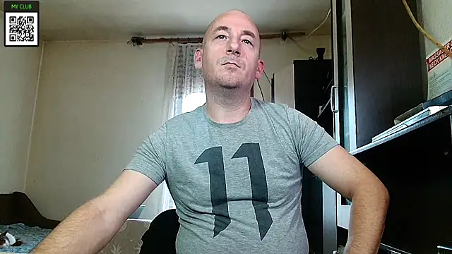 Snapshot of Johan___Barker chatting on December 2024 01:17:02 PM Johan Barker online show from December 2024 01:17:02 PM