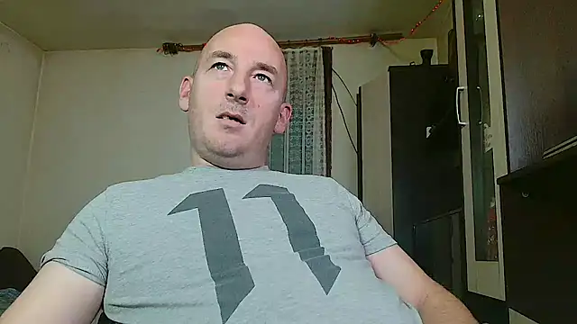 Snapshot of Johan___Barker chatting on December 2024 04:30:01 PM Johan Barker online show from December 2024 04:30:01 PM