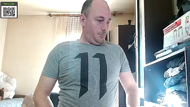 Snapshot of Johan___Barker chatting on January 2025 12:48:01 PM Johan Barker online show from January 2025 12:48:01 PM