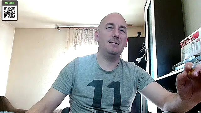Snapshot of Johan___Barker chatting on January 2025 12:29:02 PM Johan Barker online show from January 2025 12:29:02 PM