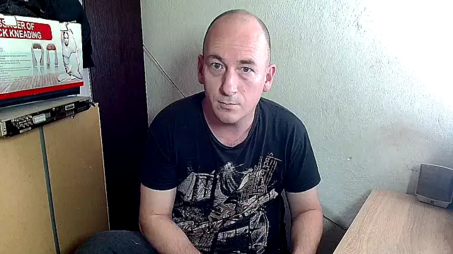 Snapshot of Johan___Barker chatting on February 2025 02:26:02 PM Johan Barker online show from February 2025 02:26:02 PM