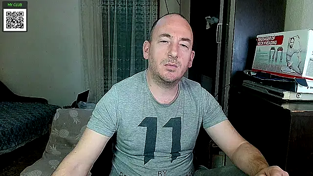 Snapshot of Johan___Barker chatting on February 2025 07:58:02 AM Johan Barker online show from February 2025 07:58:02 AM