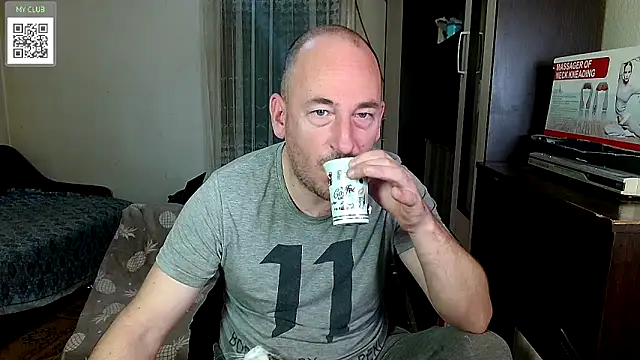 Snapshot of Johan___Barker chatting on March 2025 08:37:02 AM Johan Barker online show from March 2025 08:37:02 AM