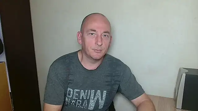 Johan   Barker online show from December 2025 01:04:02 PM