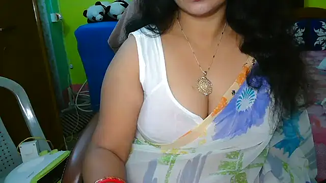 Snapshot of Anushka_21 chatting on December 2024 03:58:02 AM Anushka 21 online show from December 2024 03:58:02 AM