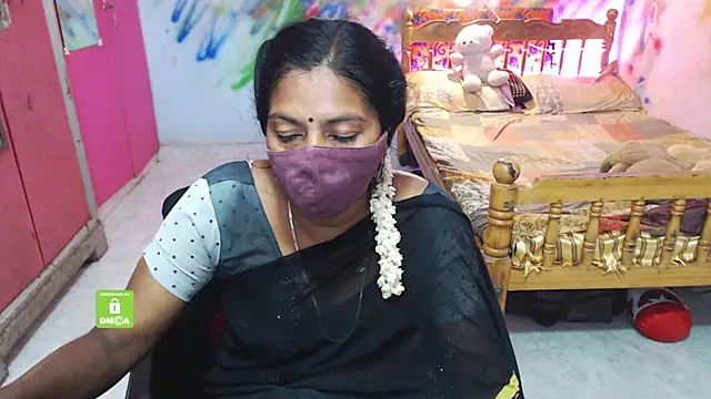 Snapshot of Novapol chatting on November 2025 06:17:01 PM Novapol online show from November 2025 06:17:01 PM