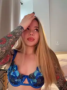 curchez  online show from December 2025 08:28:02 PM