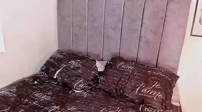 Hanna Risso online show from December 2024 05:15:02 PM