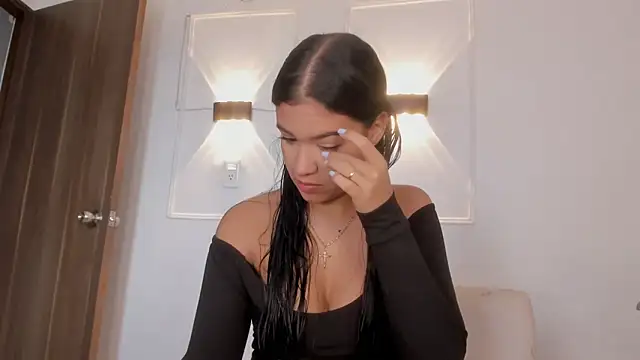 Hanna Risso online show from April 2026 07:07:01 PM