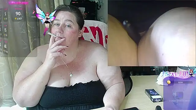 Snapshot of Iceprincess2bad4u chatting on December 2024 09:44:02 AM Iceprincess2bad4u online show from December 2024 09:44:02 AM