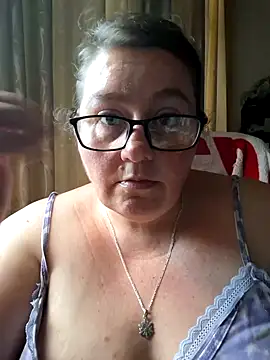 Snapshot of Iceprincess2bad4u chatting on December 2024 04:48:02 PM Iceprincess2bad4u online show from December 2024 04:48:02 PM