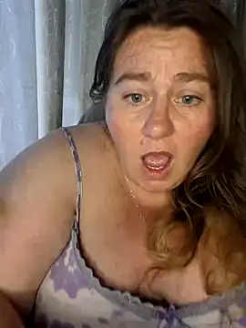 Snapshot of Iceprincess2bad4u chatting on December 2024 04:19:02 PM Iceprincess2bad4u online show from December 2024 04:19:02 PM